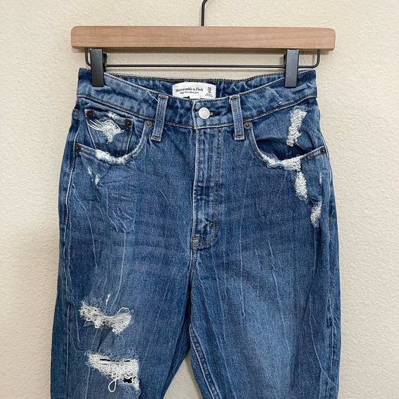 Abercrombie & Fitch Curve Love High Rise Distressed Mom Jeans Medium Wash 25 / 0 - Picture 6 of 12